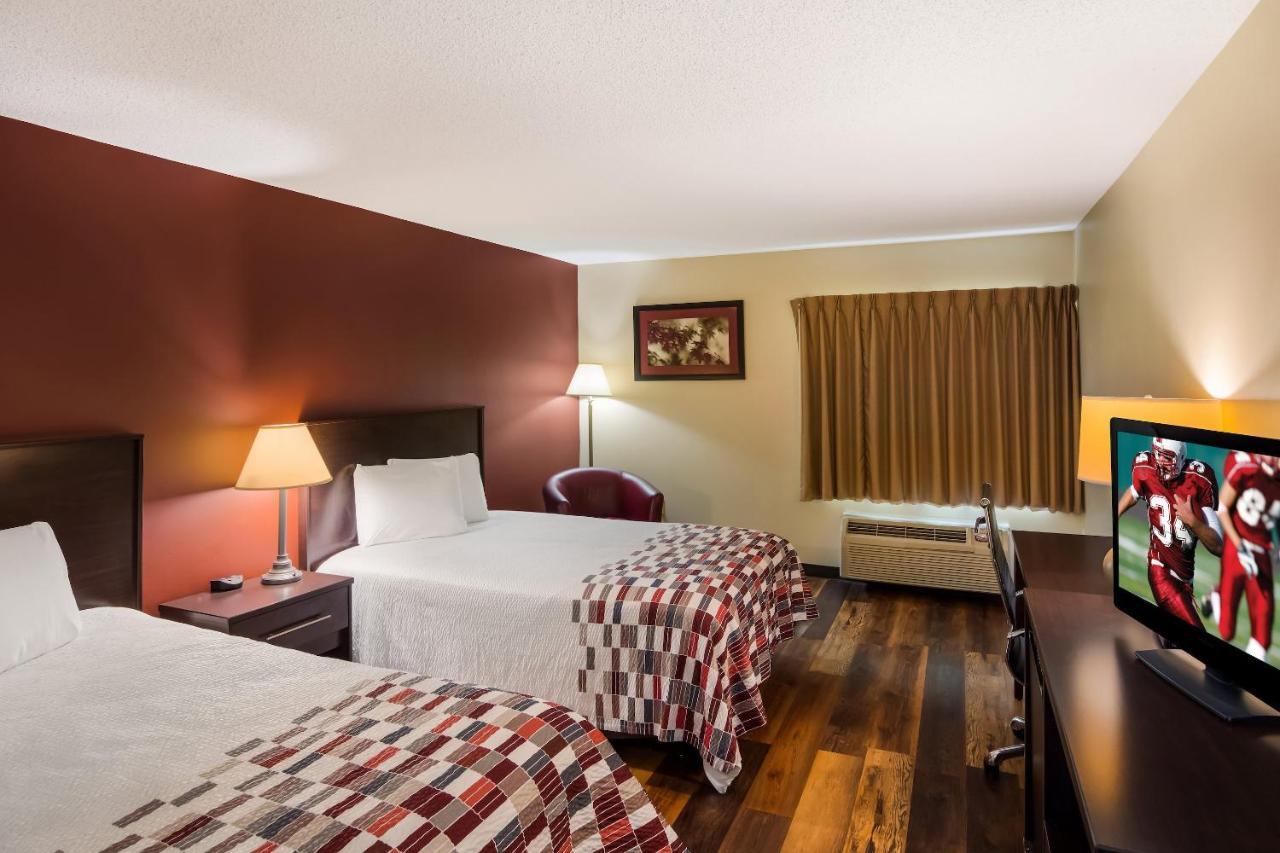 Red Roof Inn הנדרסונוויל מראה חיצוני תמונה