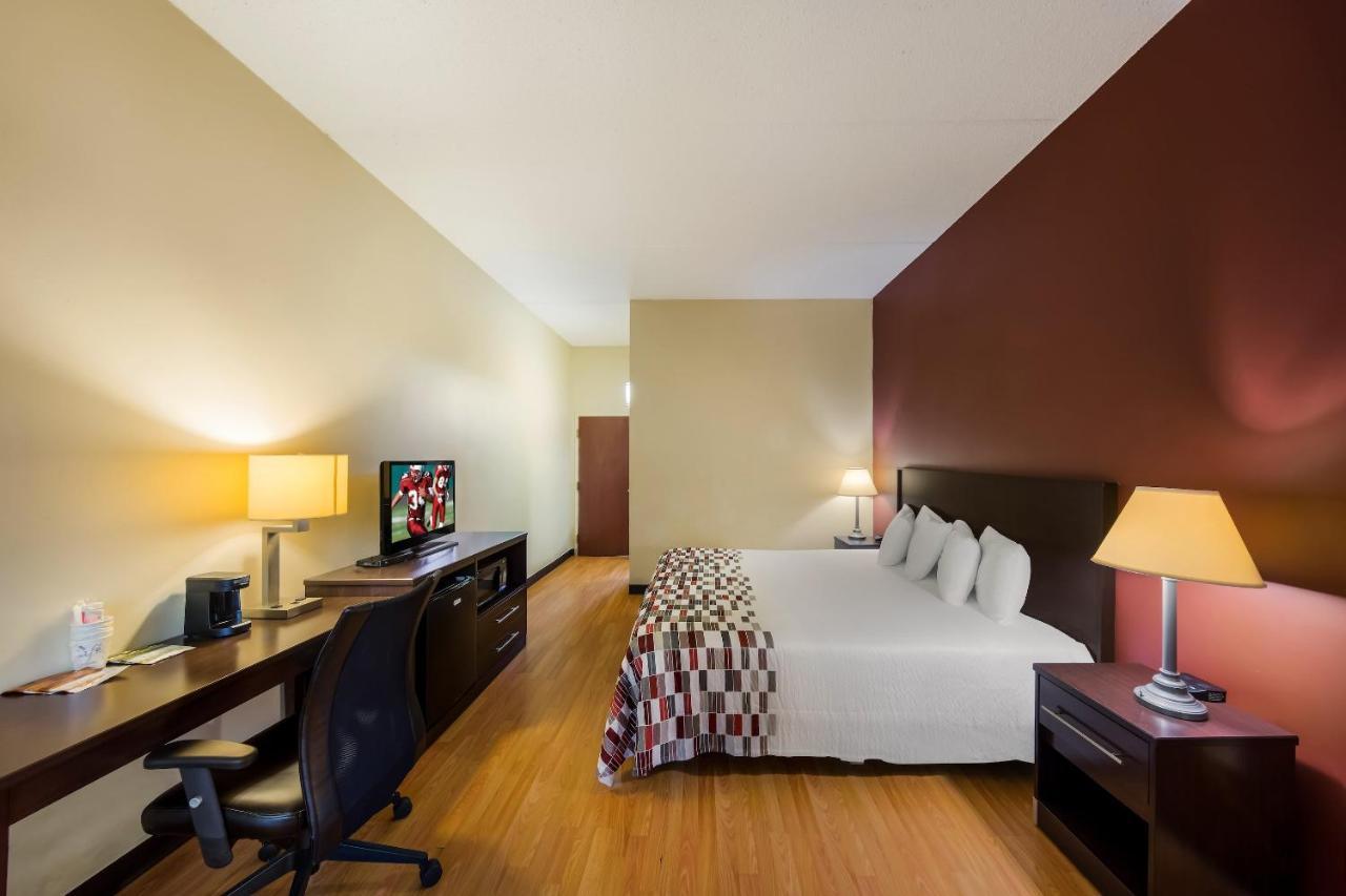 Red Roof Inn הנדרסונוויל מראה חיצוני תמונה