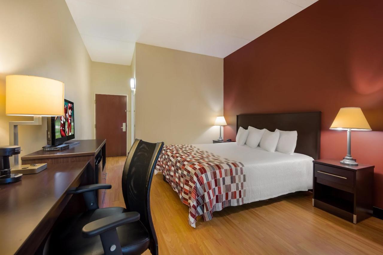 Red Roof Inn הנדרסונוויל מראה חיצוני תמונה