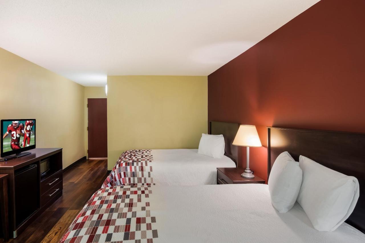 Red Roof Inn הנדרסונוויל מראה חיצוני תמונה