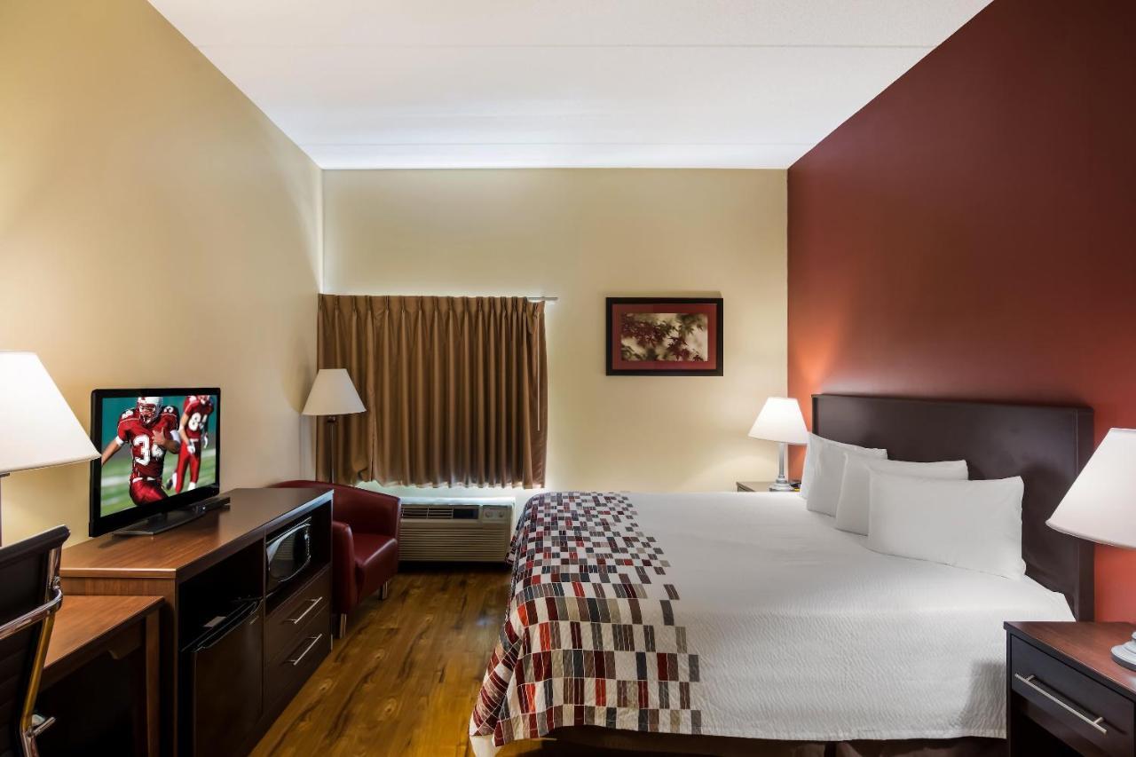 Red Roof Inn הנדרסונוויל מראה חיצוני תמונה